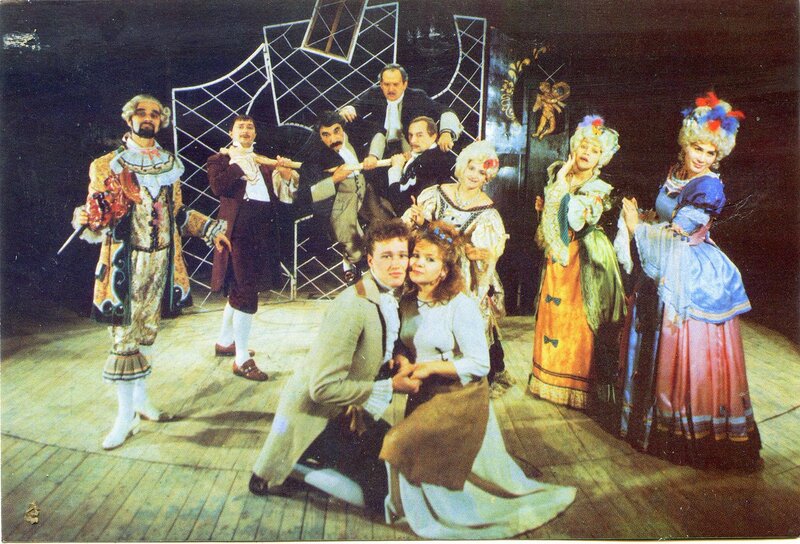  Сцена из спектакля театра драмы и комедии